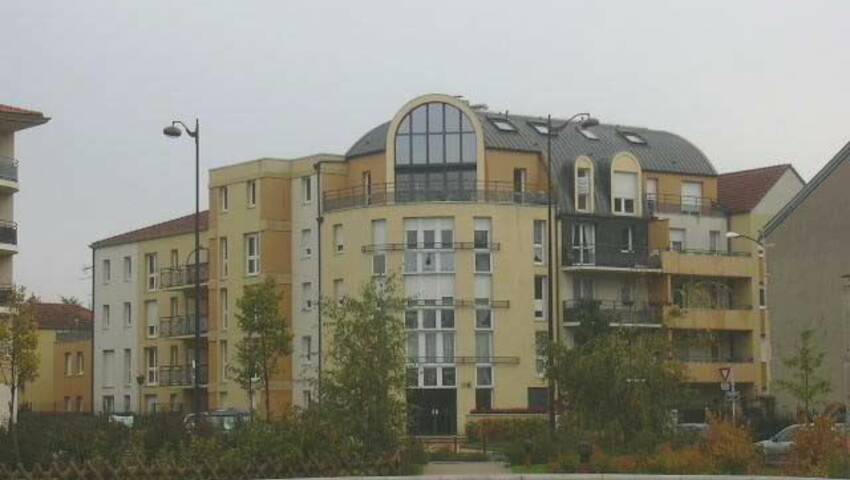 4255681b - Attribut alt par défaut.