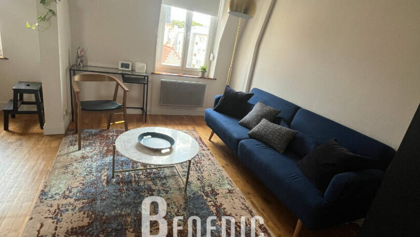 53591897b - Attribut alt par défaut.