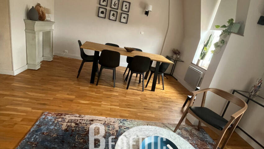 53591897c - Attribut alt par défaut.