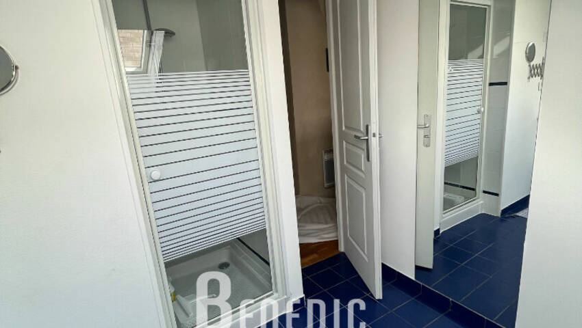 53591897q - Attribut alt par défaut.