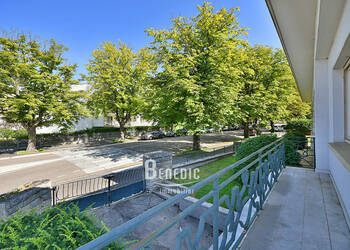 53172292c - Attribut alt par défaut.