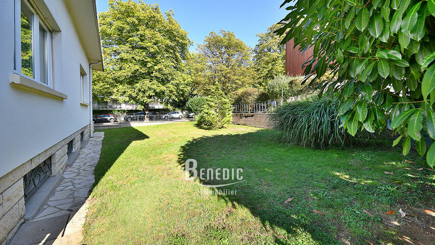 53172292e - Attribut alt par défaut.