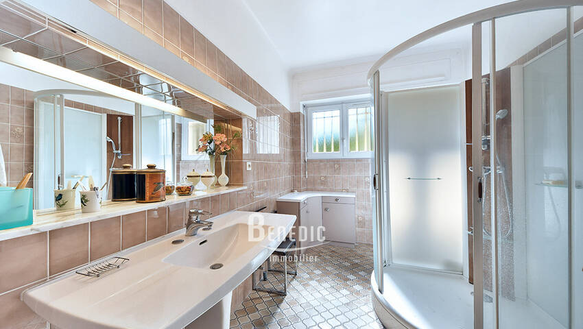 53172292m - Attribut alt par défaut.