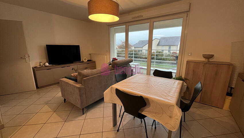 53716653a - Attribut alt par défaut.