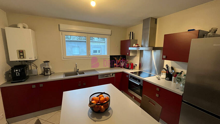 53716653c - Attribut alt par défaut.