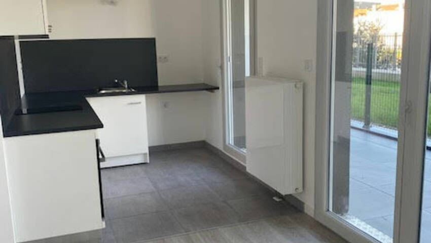 54077675a - Attribut alt par défaut.