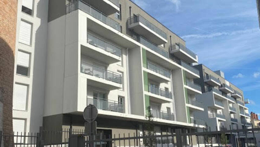 54077675l - Attribut alt par défaut.