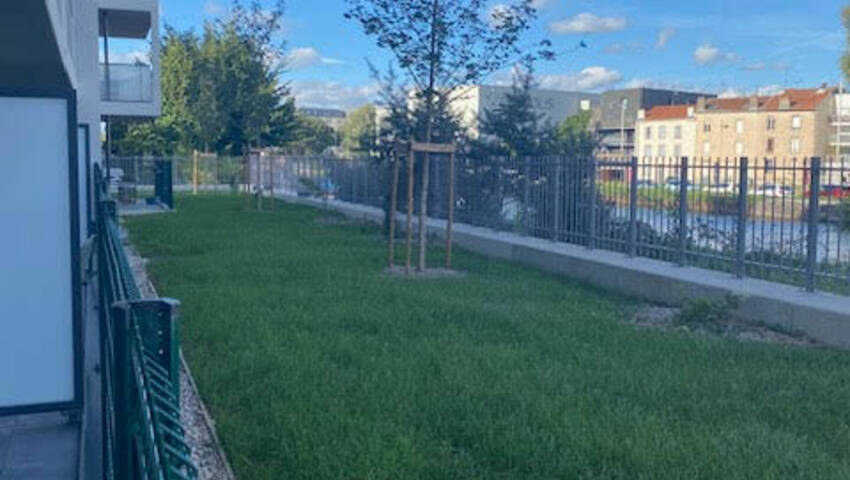 54077675m - Attribut alt par défaut.