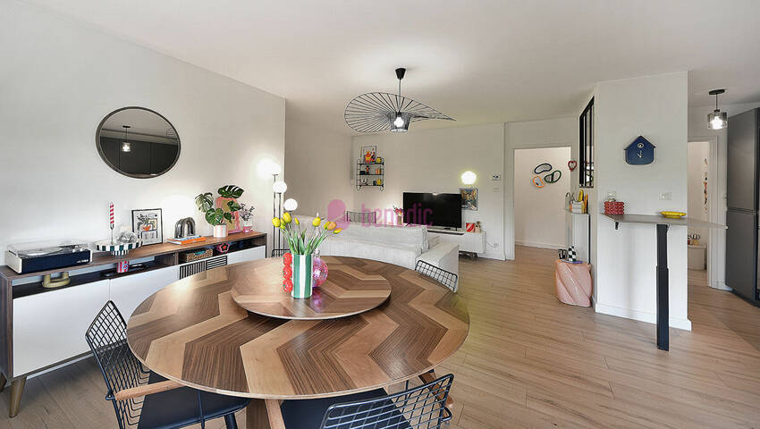 54293033b - Attribut alt par défaut.