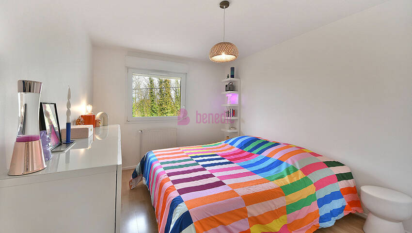 54293033l - Attribut alt par défaut.