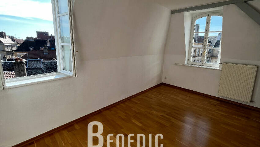 4254108c - Attribut alt par défaut.