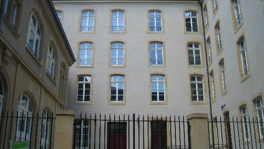 4254108j - Attribut alt par défaut.