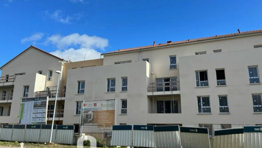 54358505b - Attribut alt par défaut.