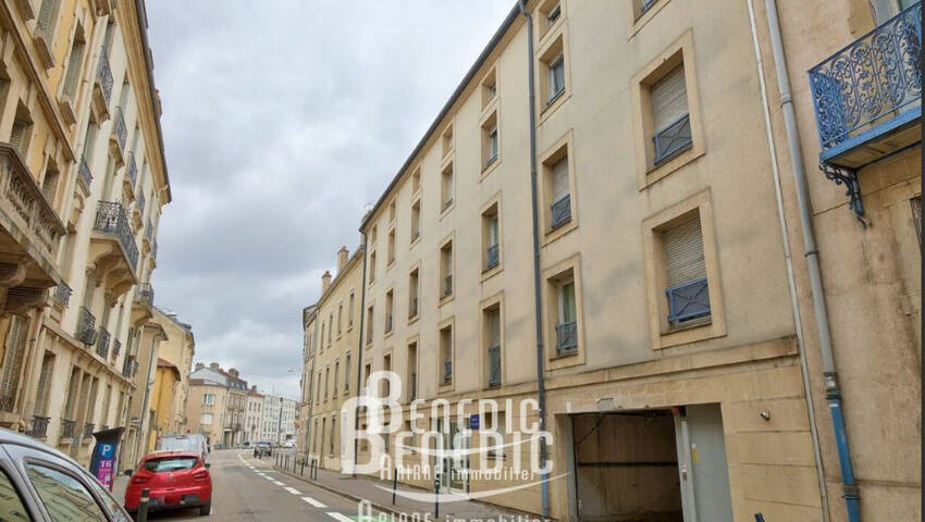 49357468a - Attribut alt par défaut.
