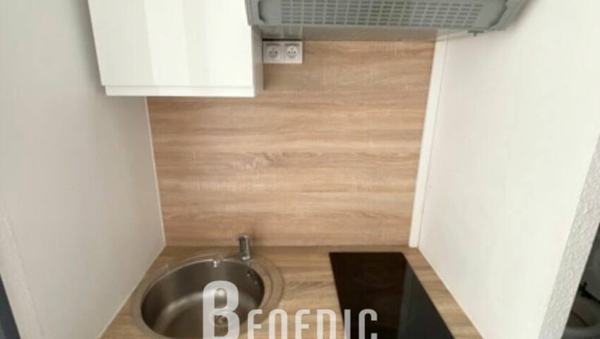 52337903a - Attribut alt par défaut.