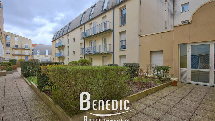 52337903f - Attribut alt par défaut.