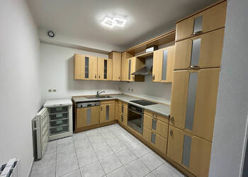 53578704b - Attribut alt par défaut.