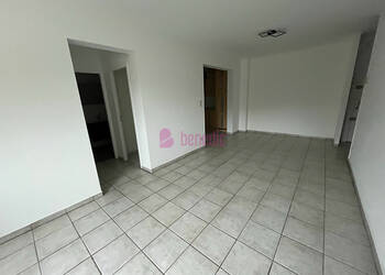 53578704a - Attribut alt par défaut.