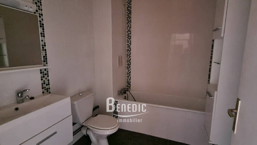 53744121e - Attribut alt par défaut.