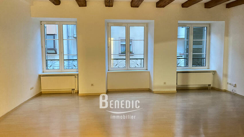 53968389a - Attribut alt par défaut.