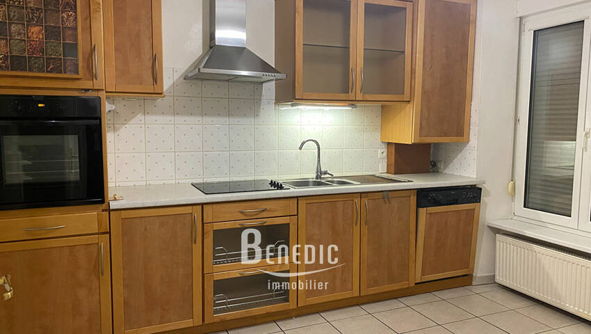 53968389c - Attribut alt par défaut.