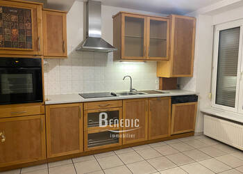 53968389b - Attribut alt par défaut.