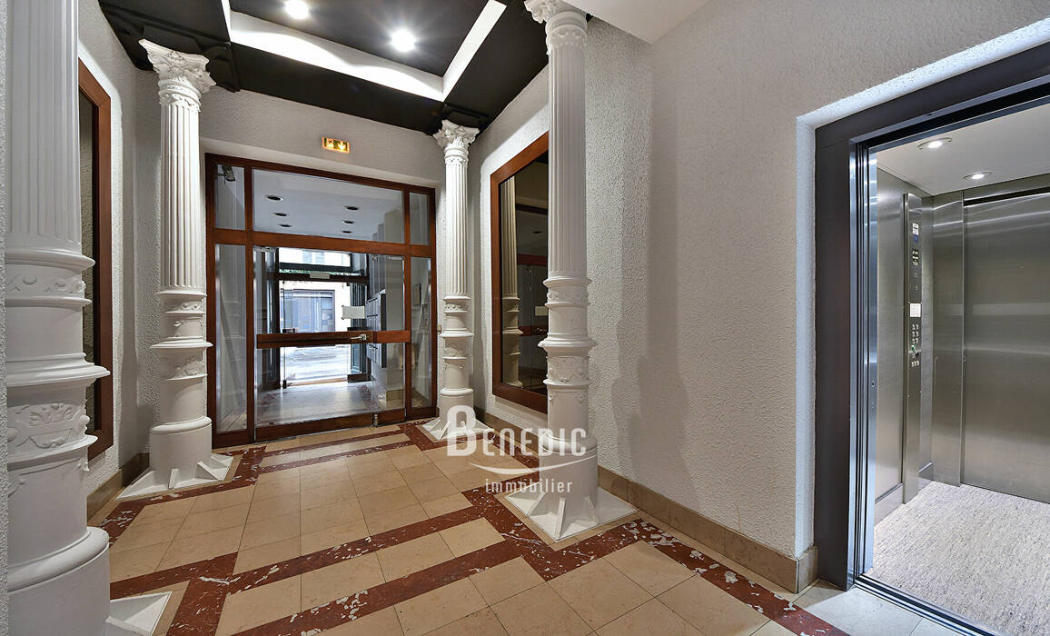 54540512d - Attribut alt par défaut.