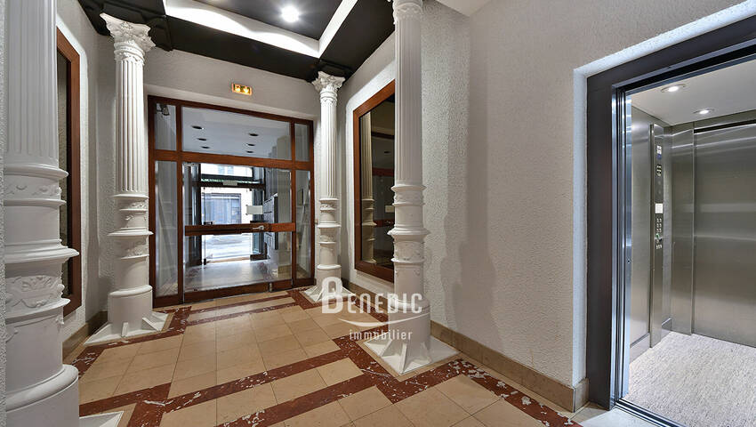 54540512d - Attribut alt par défaut.