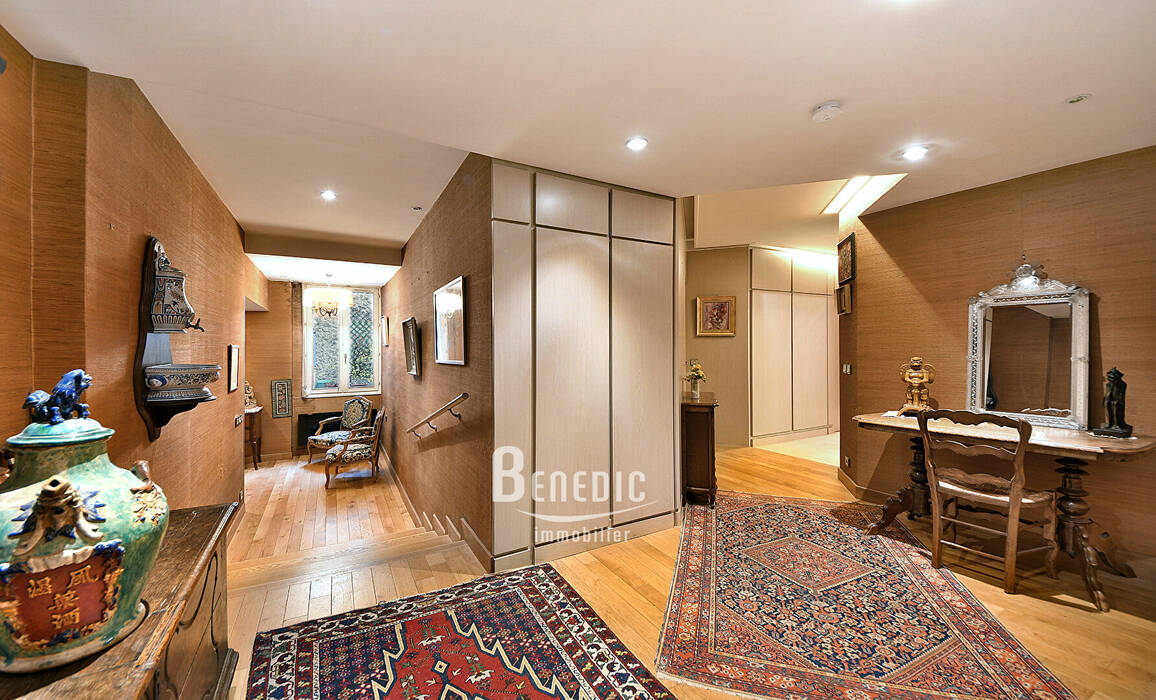 54540512f - Attribut alt par défaut.