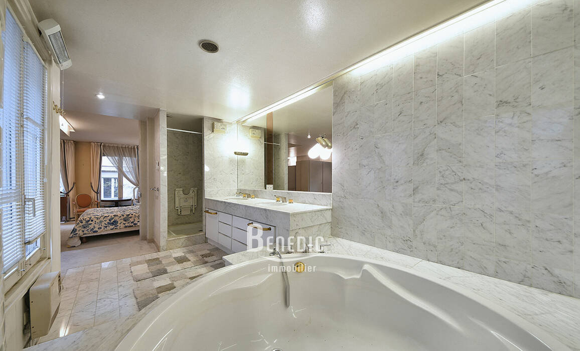 54540512l - Attribut alt par défaut.