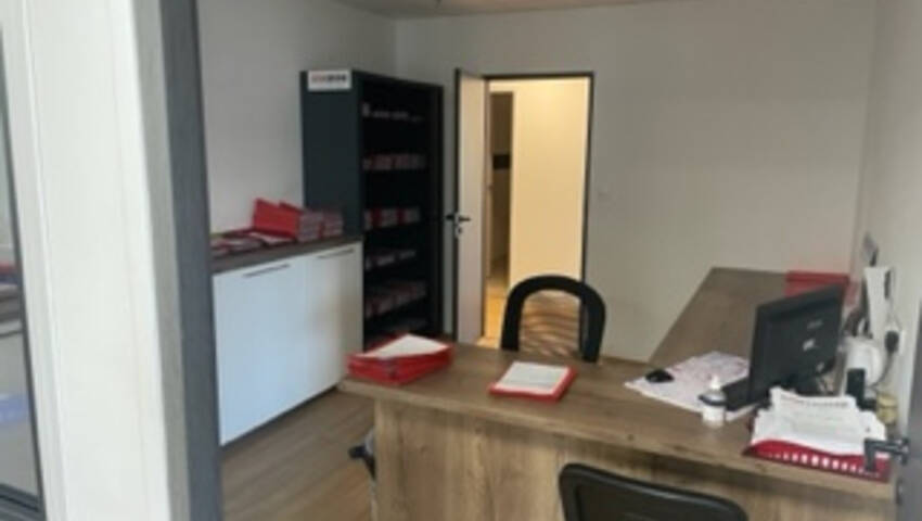 54579953d - Attribut alt par défaut.