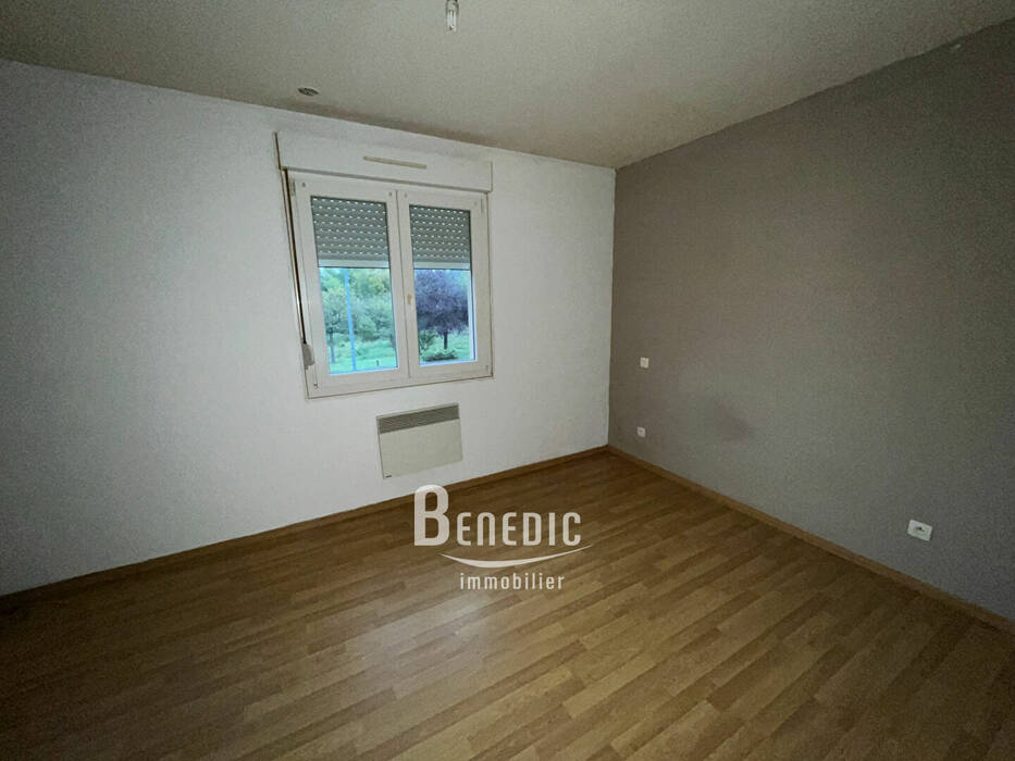 54368450c - Attribut alt par défaut.