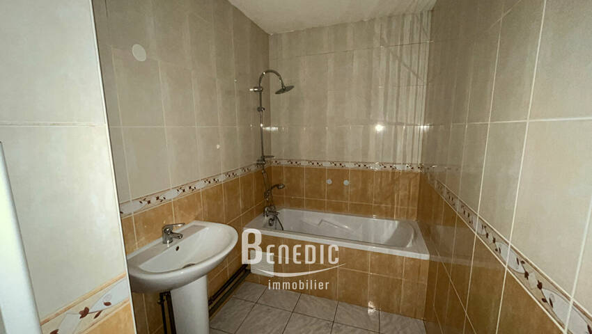 54368450e - Attribut alt par défaut.