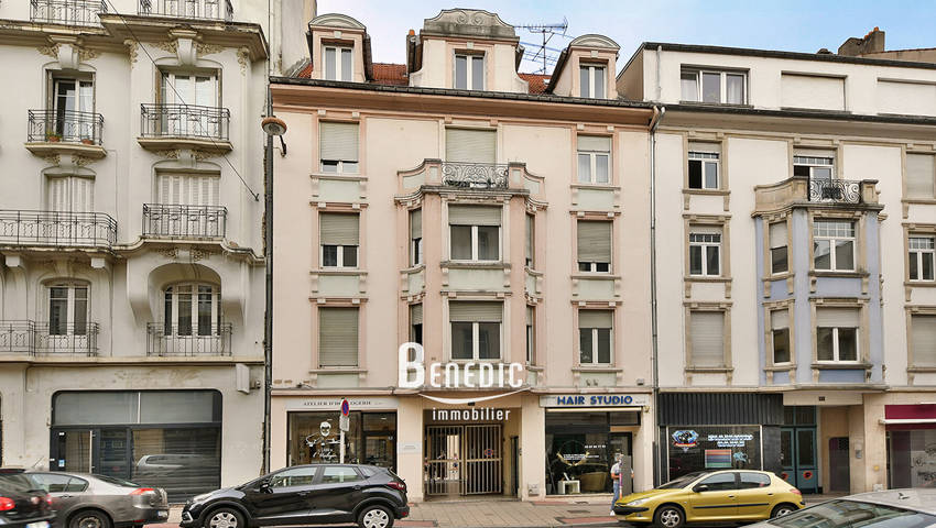 54514272a - Attribut alt par défaut.