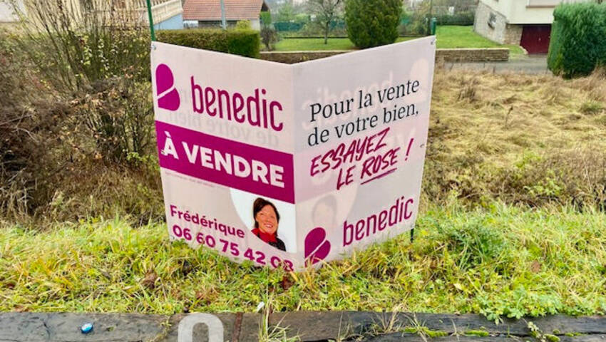 54717307a - Attribut alt par défaut.