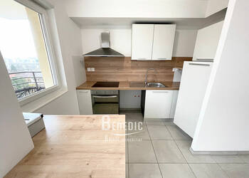 54804343a - Attribut alt par défaut.