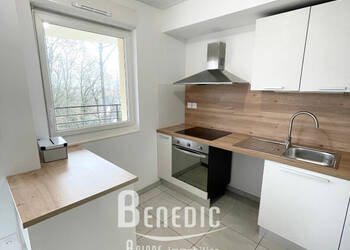 54804343b - Attribut alt par défaut.