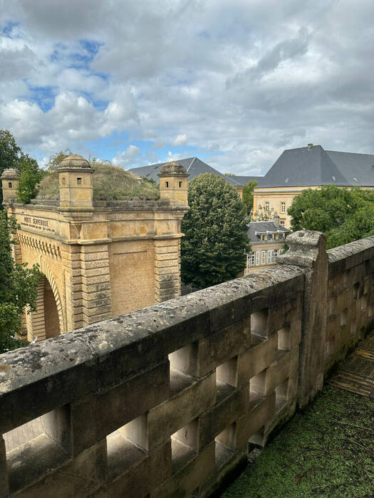 4254223b - Attribut alt par défaut.