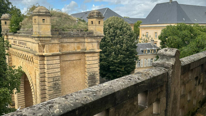 4254223b - Attribut alt par défaut.