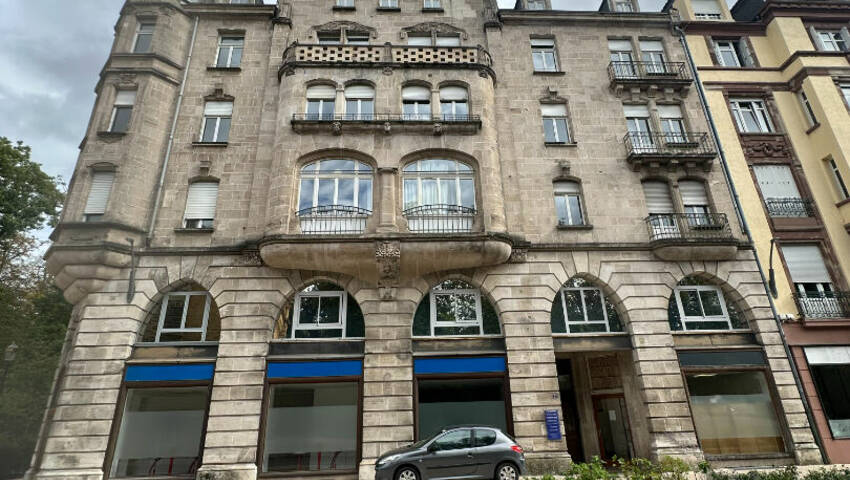 4254223l - Attribut alt par défaut.