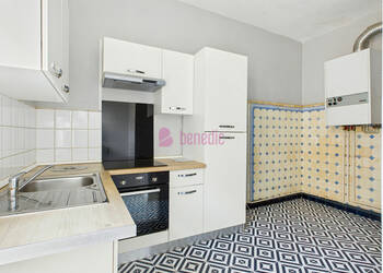 4254223b - Attribut alt par défaut.