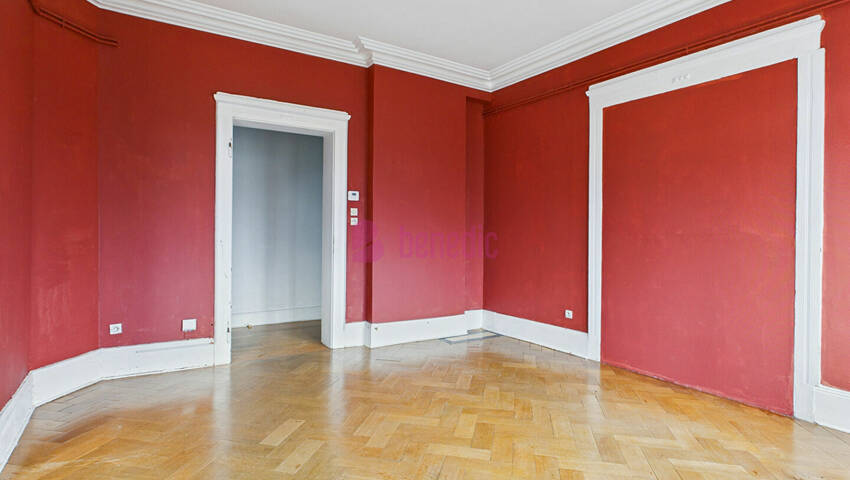 4254223f - Attribut alt par défaut.