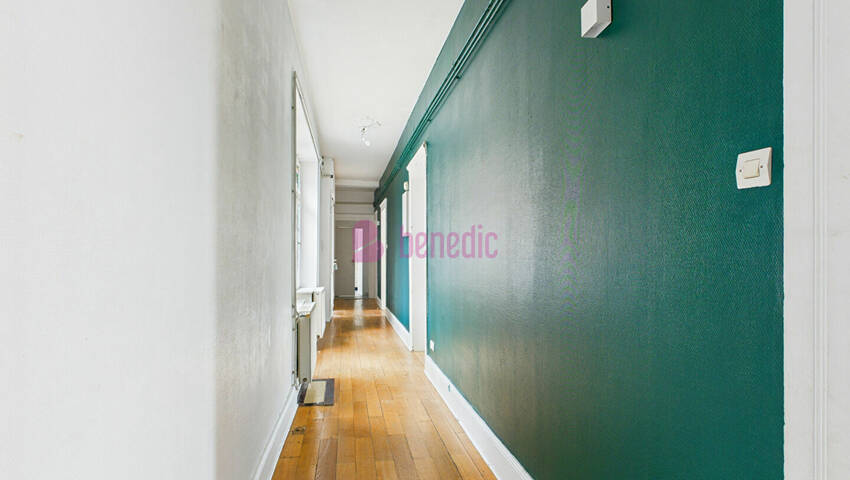 4254223l - Attribut alt par défaut.