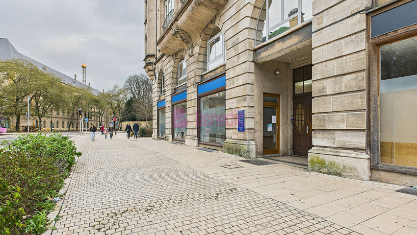 4254223q - Attribut alt par défaut.