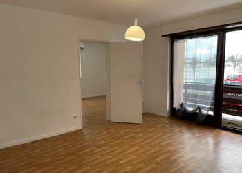 55010370b - Attribut alt par défaut.