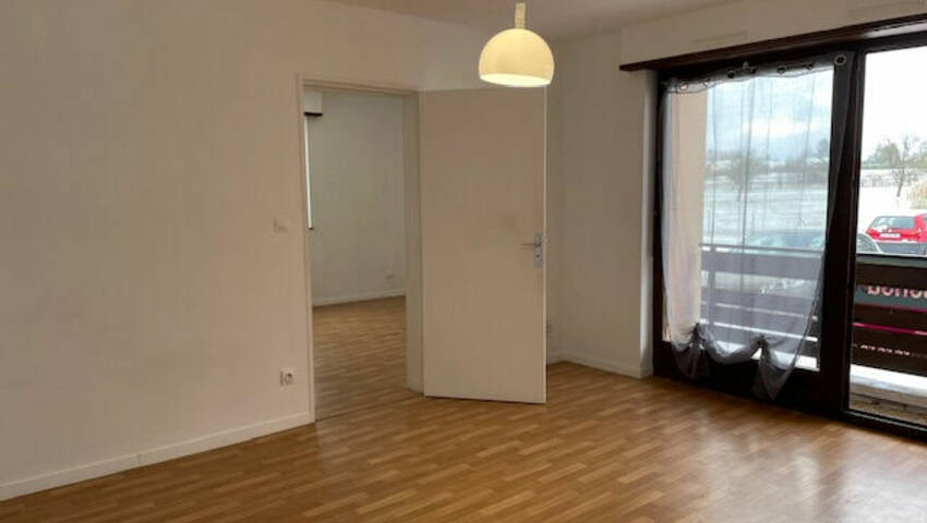 55010370b - Attribut alt par défaut.