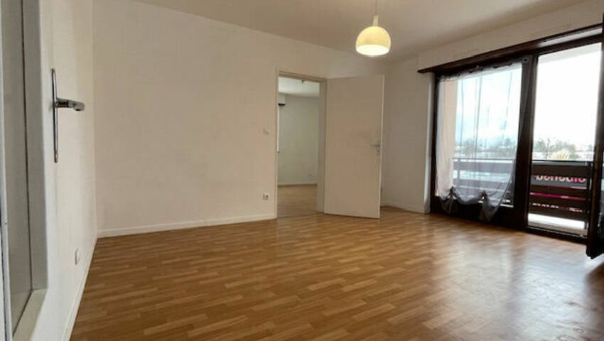 55010370c - Attribut alt par défaut.