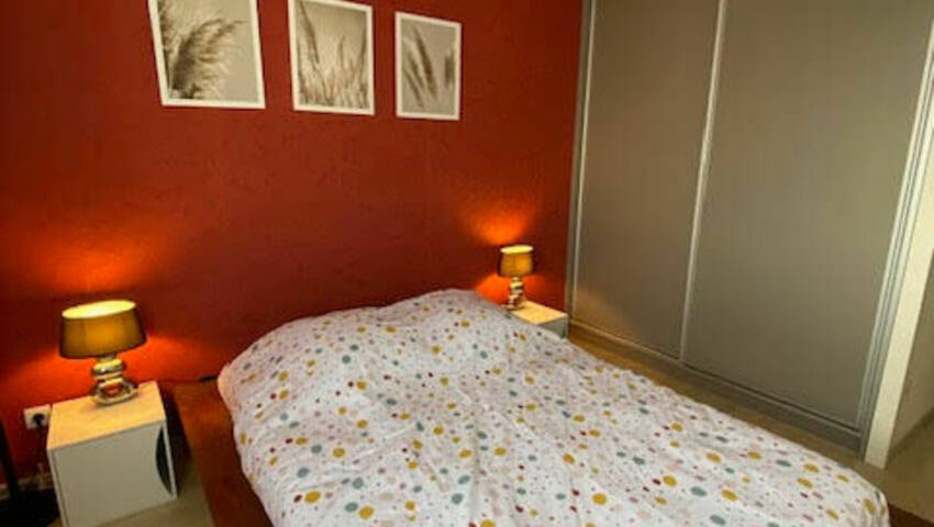 54996937c - Attribut alt par défaut.