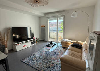 37599822b - Attribut alt par défaut.