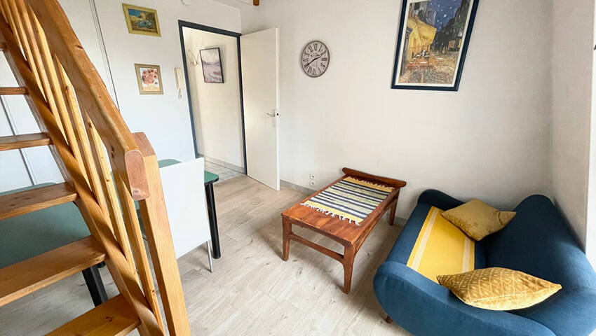 49349572c - Attribut alt par défaut.